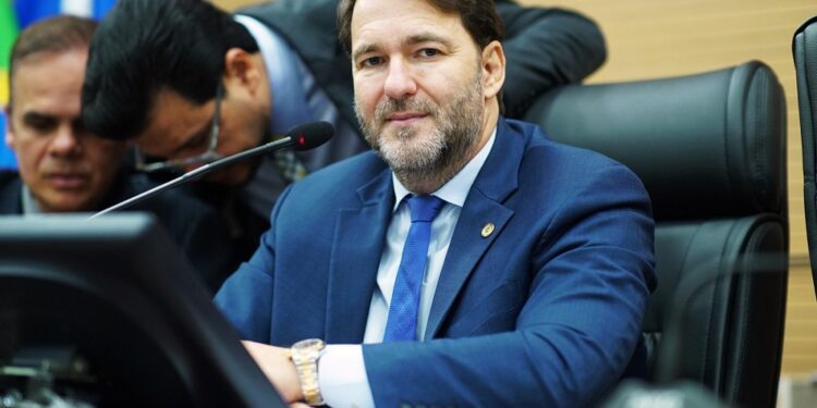 Presidente Alex Redano indica melhorias na ponte sobre o Rio Taboca, em Alto Paraíso