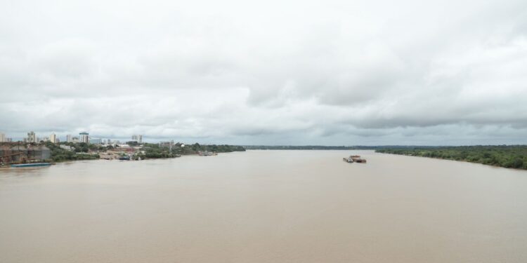 OPERAÇÃO INVERNO: Rio Madeira chega à cota de emergência e Defesa Civil intensifica trabalho