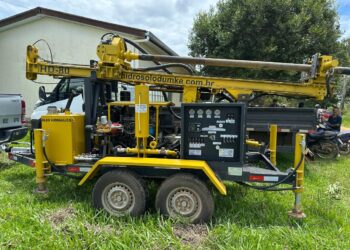 Deputado Alan Queiroz entrega sonda rotopneumática ao município de Monte Negro