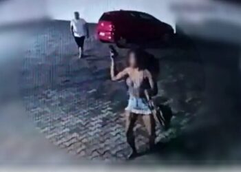 BARRACO: Garota de programa atende cliente em motel, encontra Ex com outra e acaba apanhando