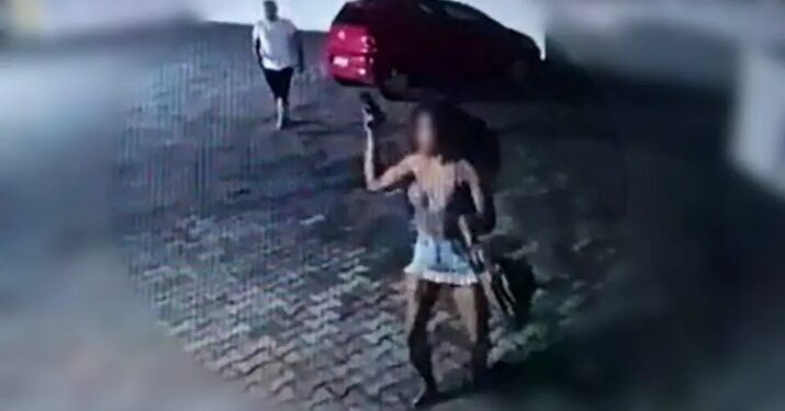 BARRACO: Garota de programa atende cliente em motel, encontra Ex com outra e acaba apanhando