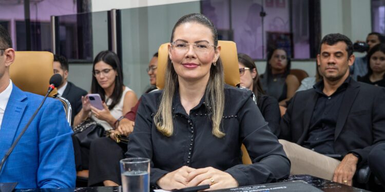 Vereadora Sofia Andrade propõe gratificação para vacinadores em Porto Velho