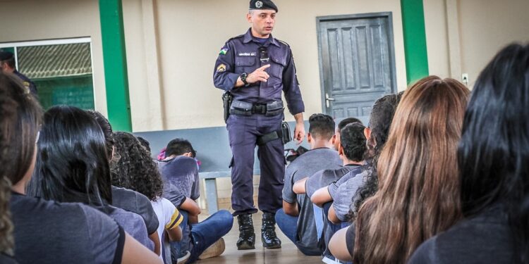Deputado Alan Queiroz solicita a contratação de militares para reforçar o efetivo policial no Colégio Tiradentes, em Alta Floresta do Oeste