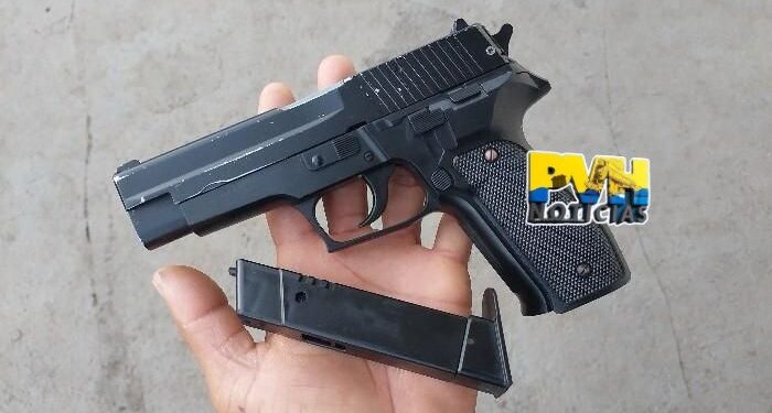 CORAJOSA: Funcionária de supermercado reage roubo e toma arma de criminoso no centro