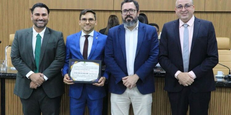 Vereador Marcos Combate concede Título de Cidadão Honorário de Porto Velho ao Defensor Público Dr. Victor Hugo de Souza Lima