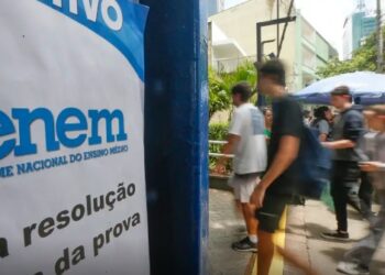 VEJA: Espelhos das redações do Enem 2024 já estão disponíveis