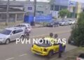 VÍDEO: Repórter do SGC sofre grave acidente de moto no centro