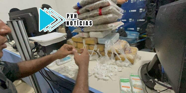 A CASA CAIU: BPTAR prende apenado com quase 20kg de drogas em boca de fumo