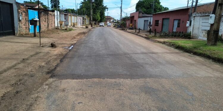 Prefeitura de Porto Velho atende pedido da vereadora Sofia Andrade e realiza “Operação Tapa-Buracos” na Rua das Flores