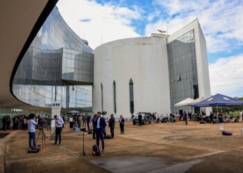 STF decide hoje se Bolsonaro e aliados viram réus pela trama golpista