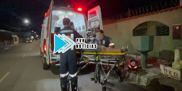 URGENTE: Homem é espancado a pauladas por bando na zona leste