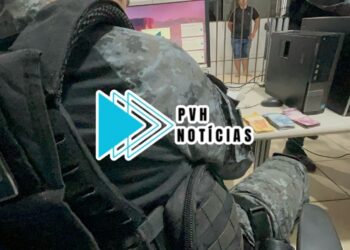 BPCHOQUE PEGOU: jovem com passagem por tráfico é preso com drogas em Candeias