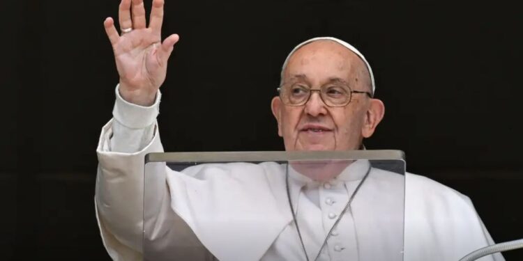 Papa Francisco deve ter alta hospitalar neste domingo