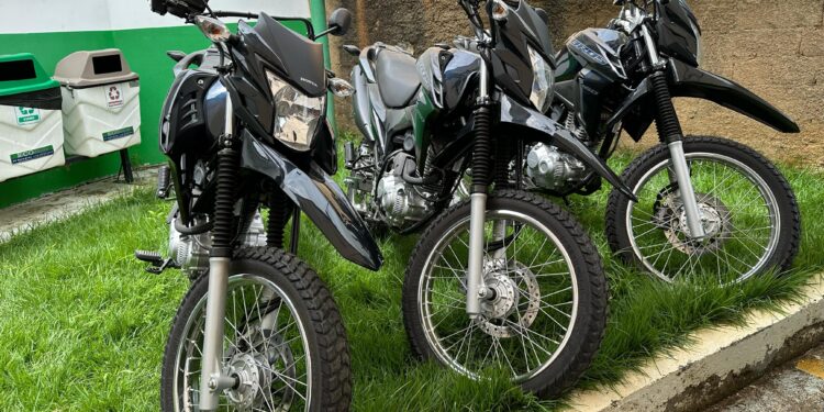 Mais investimentos para Buritis: Deputado Alan Queiroz entrega R$ 233 mil em equipamentos e veículos para o município