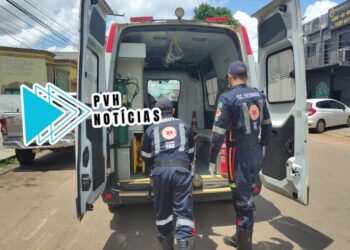 URGENTE: Homem é esfaqueado durante briga no centro