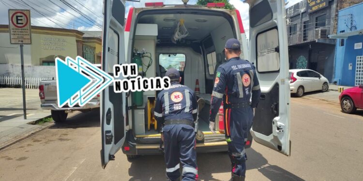 URGENTE: Homem é esfaqueado durante briga no centro