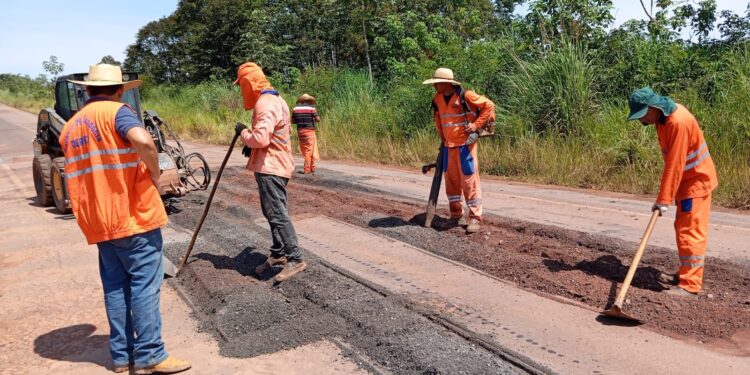 DER conclui obras na RO-387 após intermédio do deputado Laerte Gomes e indicação de liderança de Espigão do Oeste