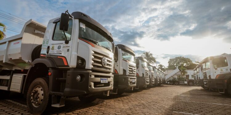 Vereador Edimilson Dourado destaca compra de caminhões basculantes garantindo benefícios aos produtores rurais