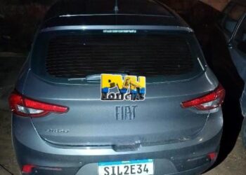 NO CARNAVAL: Motorista de aplicativo é preso trabalhando com carro roubado na zona sul
