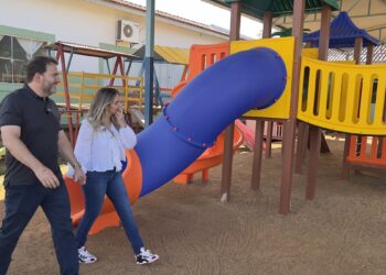 Presidente Alex Redano entrega playgrounds para escolas e creches de Ariquemes