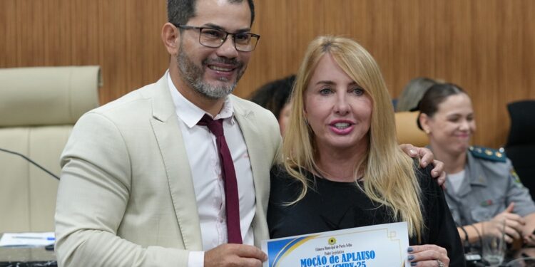 Ieda Chaves recebe homenagem por ações em defesa da igualdade e contra a violência às mulheres