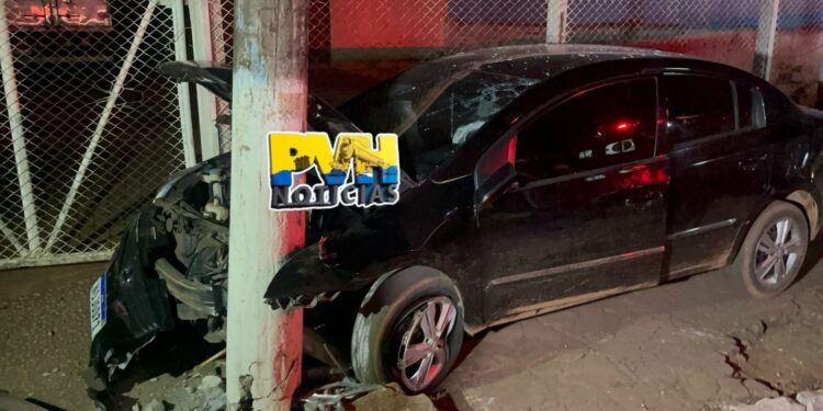 URGENTE: Motorista bate em poste depois de atropelar casal em moto e fugir na Imigrantes