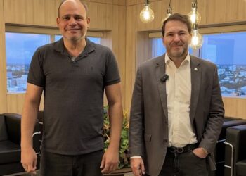 Presidente Alex Redano firma parceria com MDC no combate à depressão