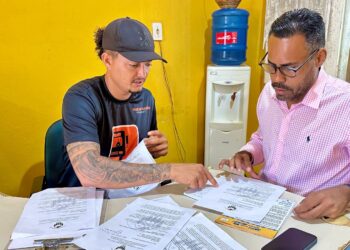 Vereador Dr. Santana visita Associação de Moradores do Bairro Jardim Santana e traz novidades sobre o programa “Tchau Poeira”