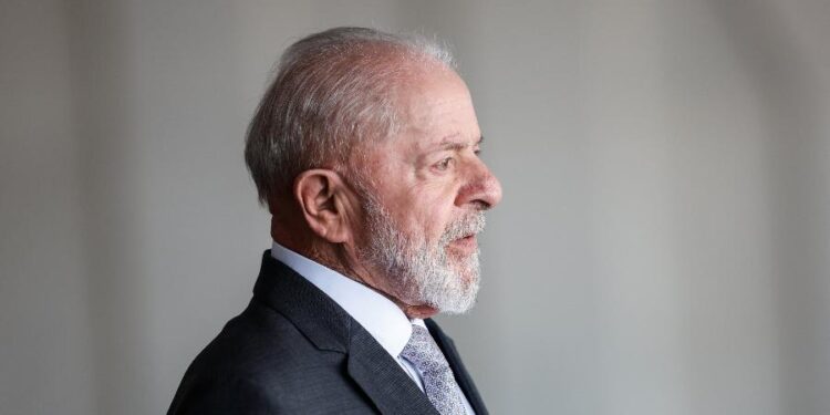 Lula envia nesta terça-feira (18) proposta que isenta IR até R$ 5.000