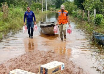 MONITORAMENTO: Defesa Civil atende famílias ribeirinhas afetadas pelo aumento do nível no rio Madeira