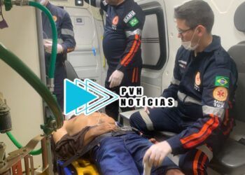 URGENTE: Motociclista fica inconsciente em grave acidente na zona leste da capital