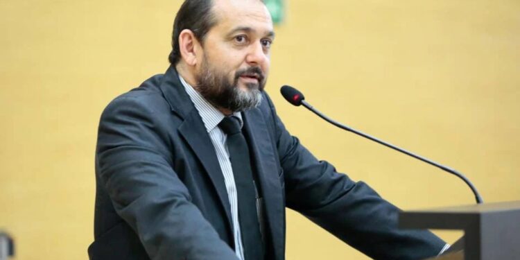 Deputado Laerte Gomes solicita manutenção da Rodovia Mário Nonato em Costa Marques