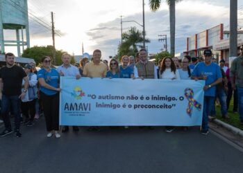 Deputado Luizinho Goebel participa da 5ª Caminhada da Conscientização do Autismo em Vilhena