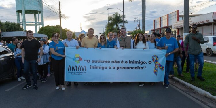Deputado Luizinho Goebel participa da 5ª Caminhada da Conscientização do Autismo em Vilhena