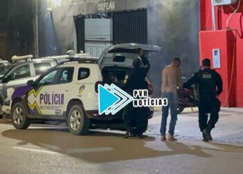 CAVALO DO CÃO: Homem é preso depois de bater na esposa, quebrar tudo dentro de casa e danificar viatura da PM