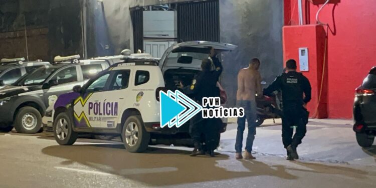 CAVALO DO CÃO: Homem é preso depois de bater na esposa, quebrar tudo dentro de casa e danificar viatura da PM