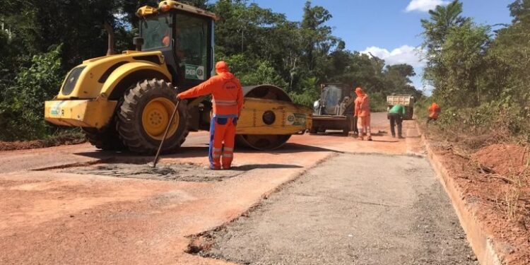 Deputado Alan Queiroz solicita serviços na RO-205, via que liga Cujubim a Machadinho do Oeste