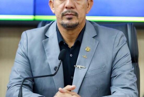 Eyder Brasil propõe isenção de taxas para eventos religiosos fora dos templos em Rondônia