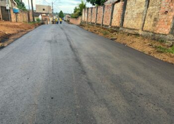 CONQUISTA – Semob inicia asfaltamento de rua na zona sul a pedido do vereador Edimilson Dourado