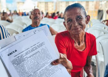 DIGNIDADE: Famílias contempladas com moradias no residencial Porto Fino agradecem por realizarem o sonho da casa própria
