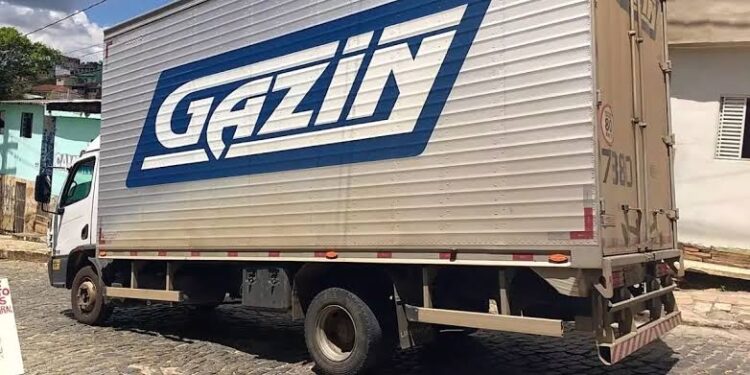 URGENTE: Caminhão da Gazin é alvo de bandidos no Porto Madero