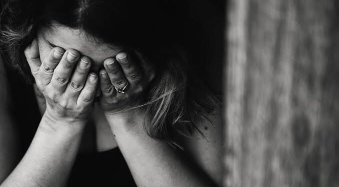 ABSURDO: Adolescente é obrigada a fazer sexo oral em bandido no centro da capital