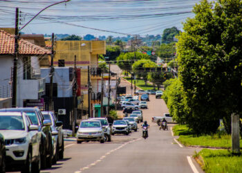 PRAZO: Proprietários de veículos com placa final 4 têm até 30 de abril para atualizar licenciamento anual