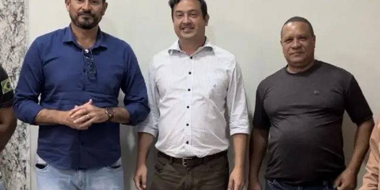 Vereador Márcio Pacele e moradores do Flamboyant avançam na luta pela UBS do bairro