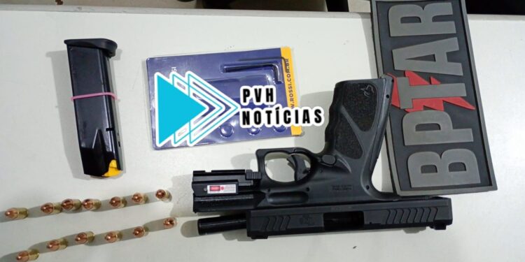 NO LAGOA: Vulgo “Jhony” é preso com pistola furtada em carro na zona leste