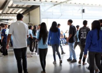 Pé-de-Meia: alunos nascidos em novembro e dezembro recebem 1ª parcela