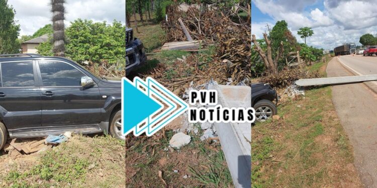 NA PENAL: Motorista foge depois de causar acidente e derrubar poste de energia