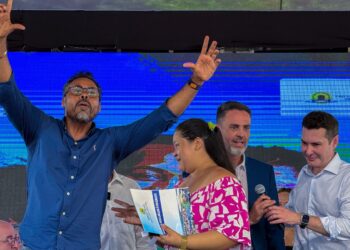 Dr. Santana participa da entrega de 304 apartamentos do Residencial Porto Fino no Jardim Santana