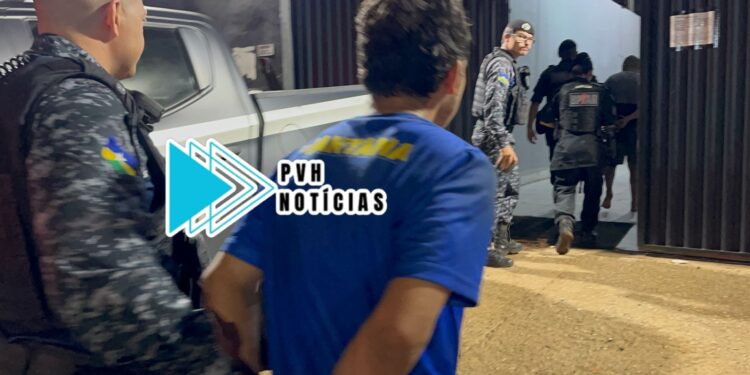 NO MOCÓ: Jovem é preso com moto roubada de entregador no Cai N’água