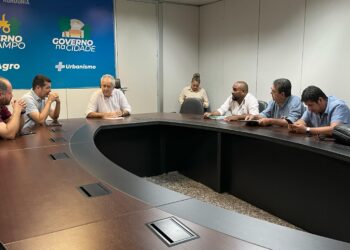 Vereador Adalto de Bandeirantes visita o Secretário Adjunto da Casa Civil Carlos Magno.